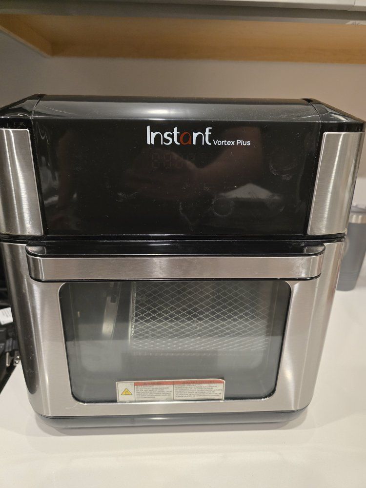 Instant Vortex Plus 10 Quart Air Fryer Oven 7-in-1, Rotisserie, Roaster, Toaster, Broiler