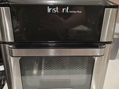 Instant Vortex Plus 10 Quart Air Fryer Oven 7-in-1, Rotisserie, Roaster, Toaster, Broiler