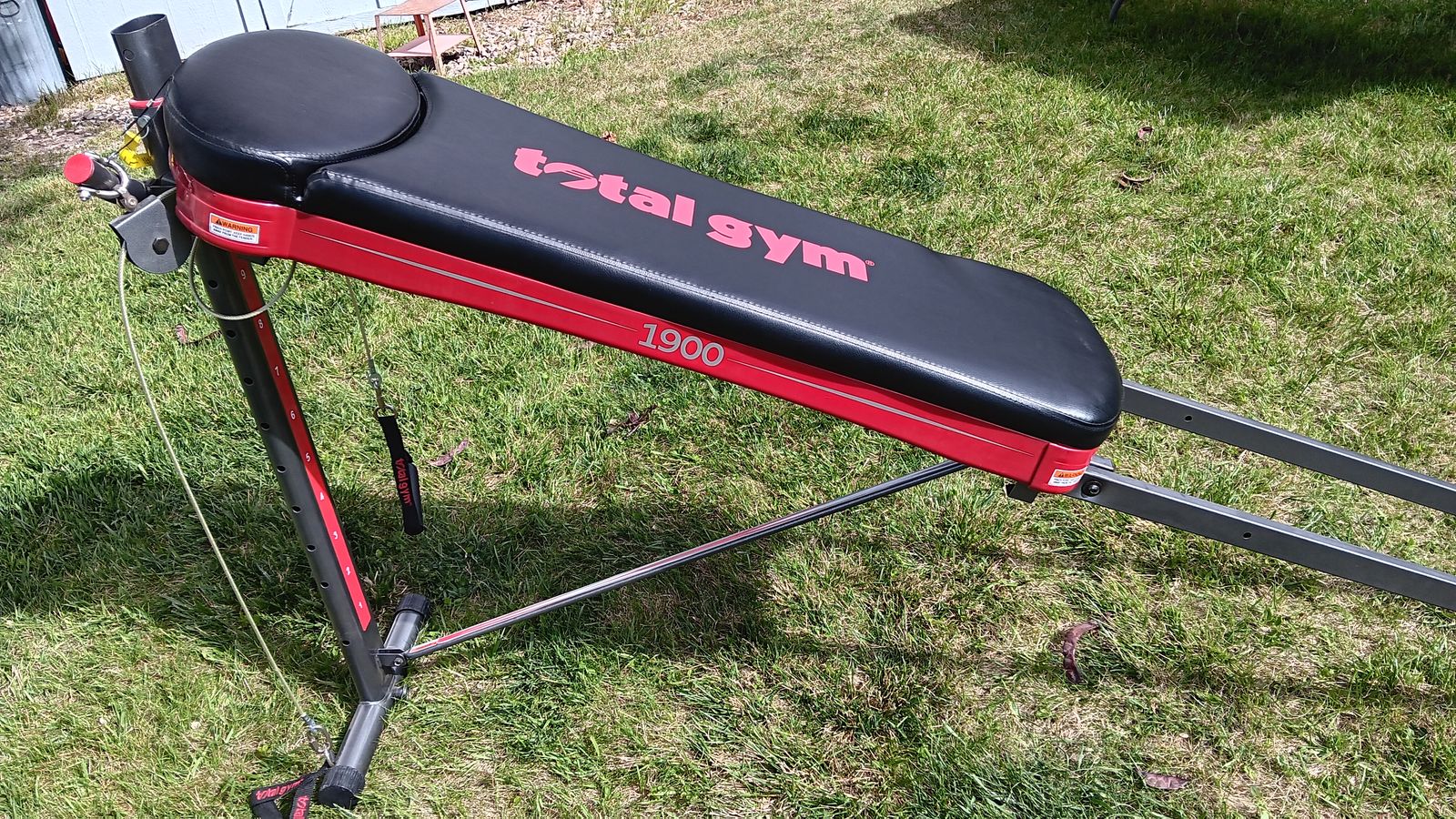 Total Gym 1900 Home Exercise Machine Used Maybe Twice. 350 lb. weight capacity.