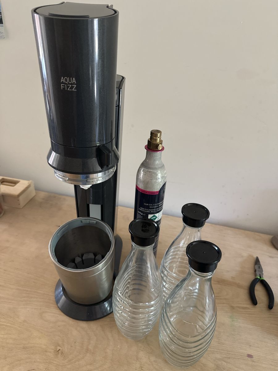 Aqua Fizz Sparkling Water Maker with 3 Bottles & CO2 Cylinder - Black/Stainless Steel