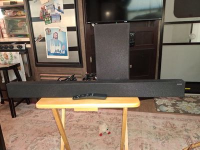 Samsung Soundbar with Wireless Subwoofer and Remote - Excellent Condition
