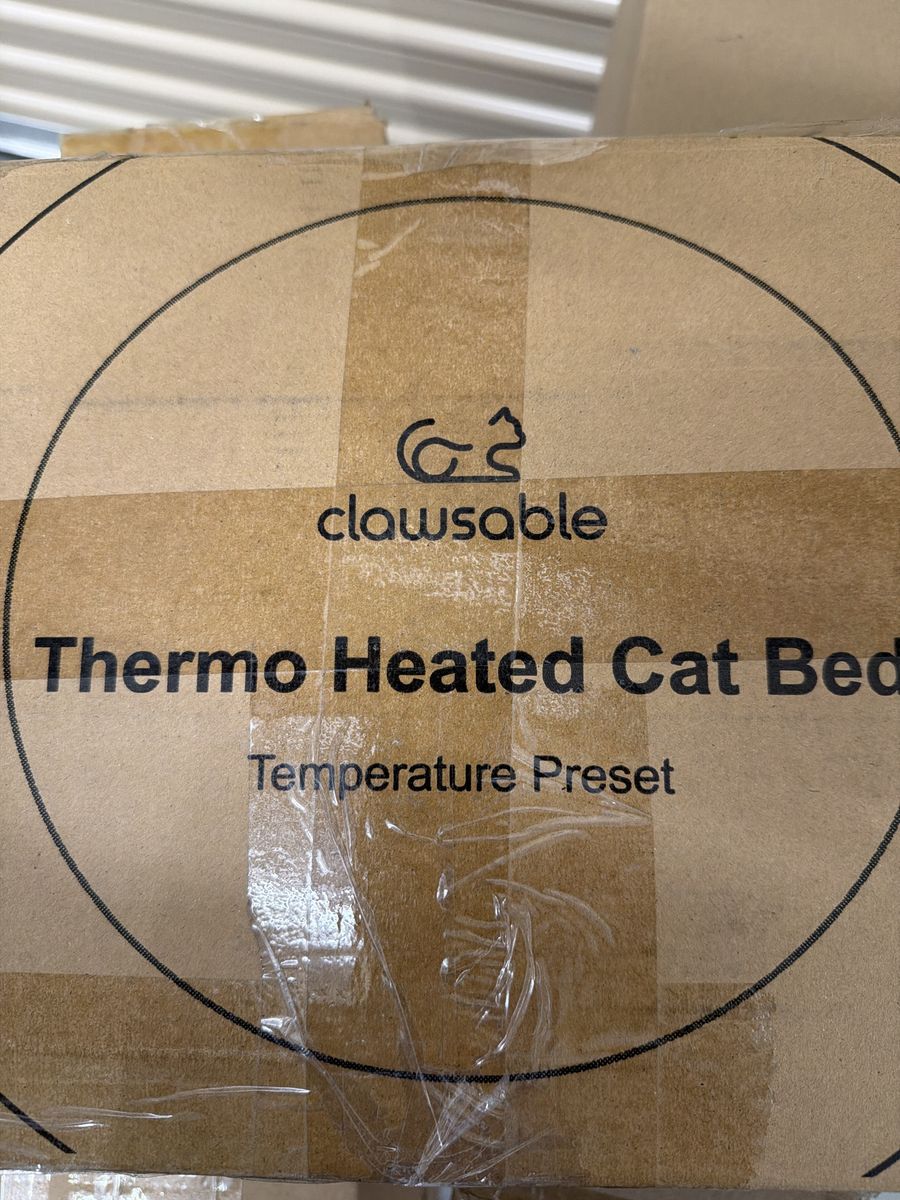 Clawsable Thermo Heated Cat Bed - Temperature Preset, 19.7" x 19.7" - Model PLR40