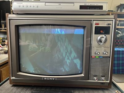Vintage Sony Trinitron CRT TV Model KV-1520R