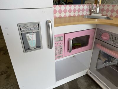 Kid craft wood kitchen