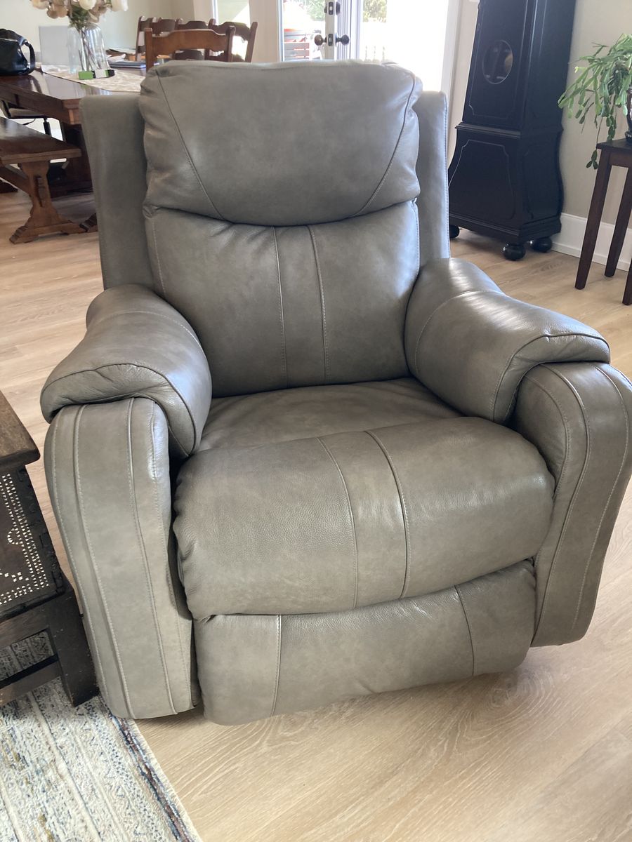 LEATHER POWER ROCKER RECLINER - LIKE NEW