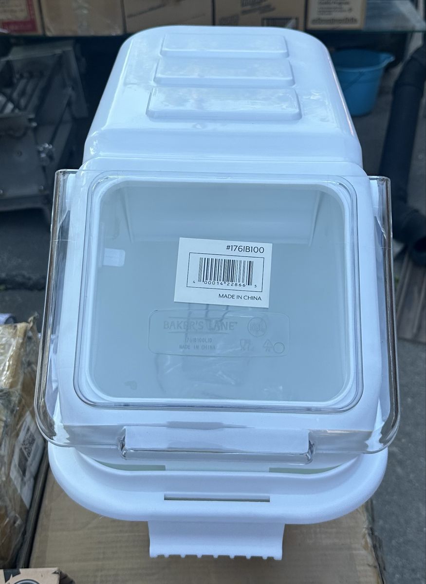 Brand New Baker’s Lane 21 Gallon Commercial Ingredient Bin w/ Sliding Lid & Scoop