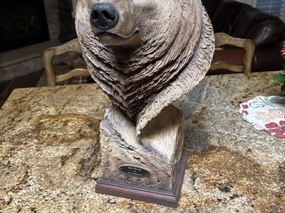 Detailed Grizzly Bear Bust Statue Sculpture Wildlife Decor