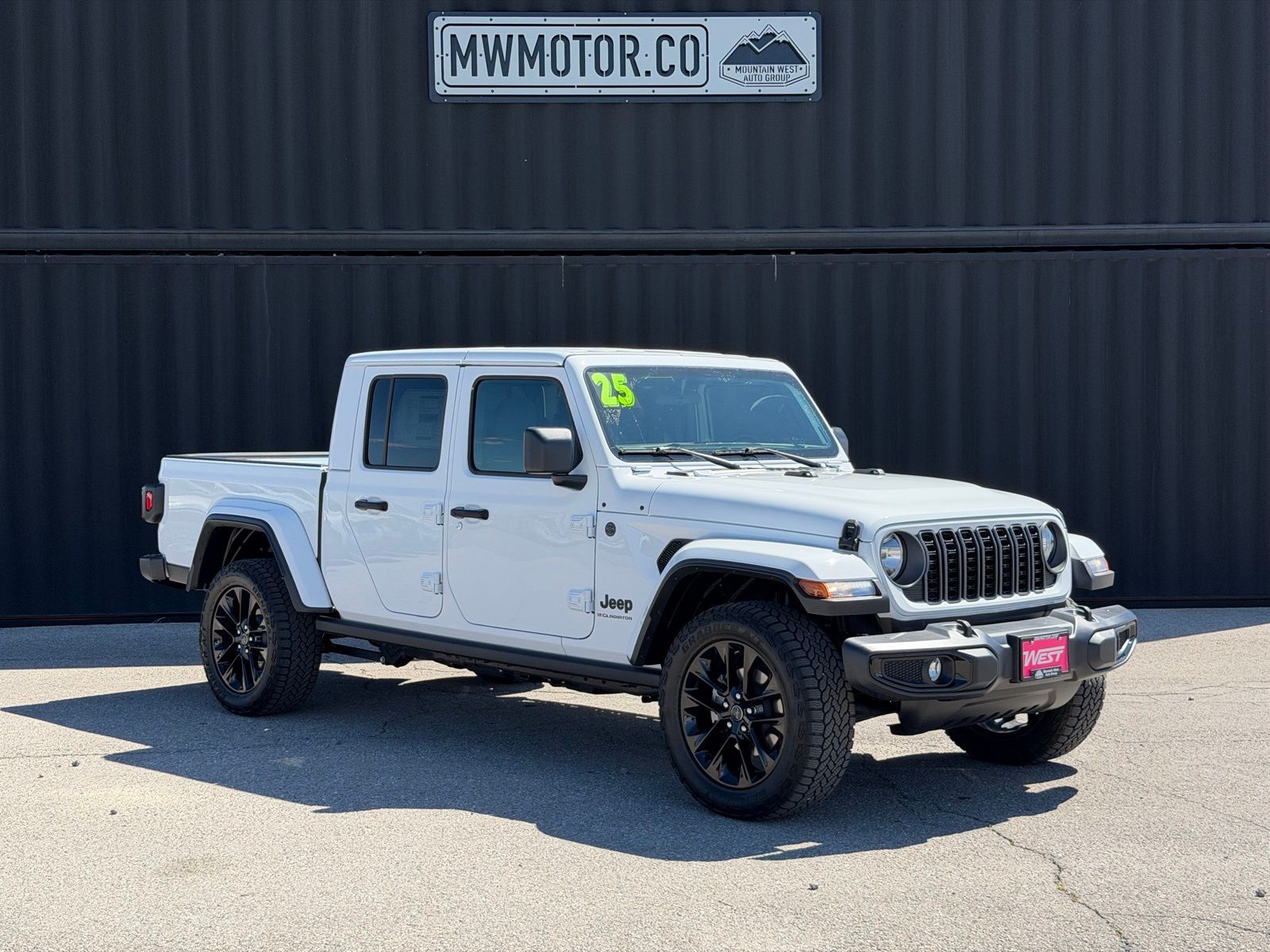 2025 Jeep Gladiator NightHawk