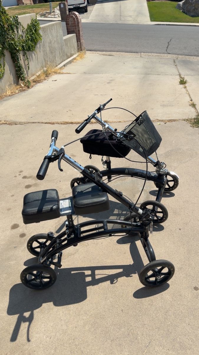 Medical Knee Scooter Mobility Walker with Front Basket & Brakes - Black