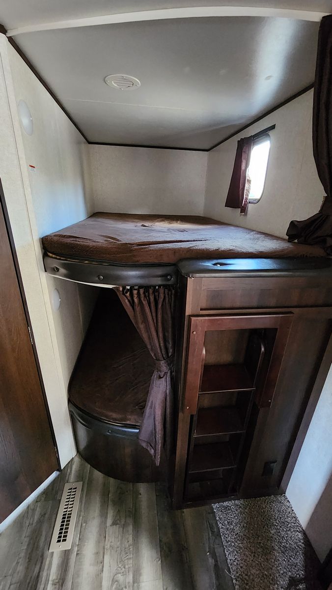Main image 12