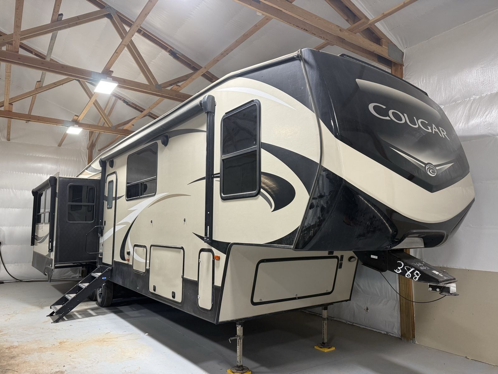 2018 Keystone Cougar 368 MBI 5th Wheel Travel Trailer - Spacious & Ready for Adventure