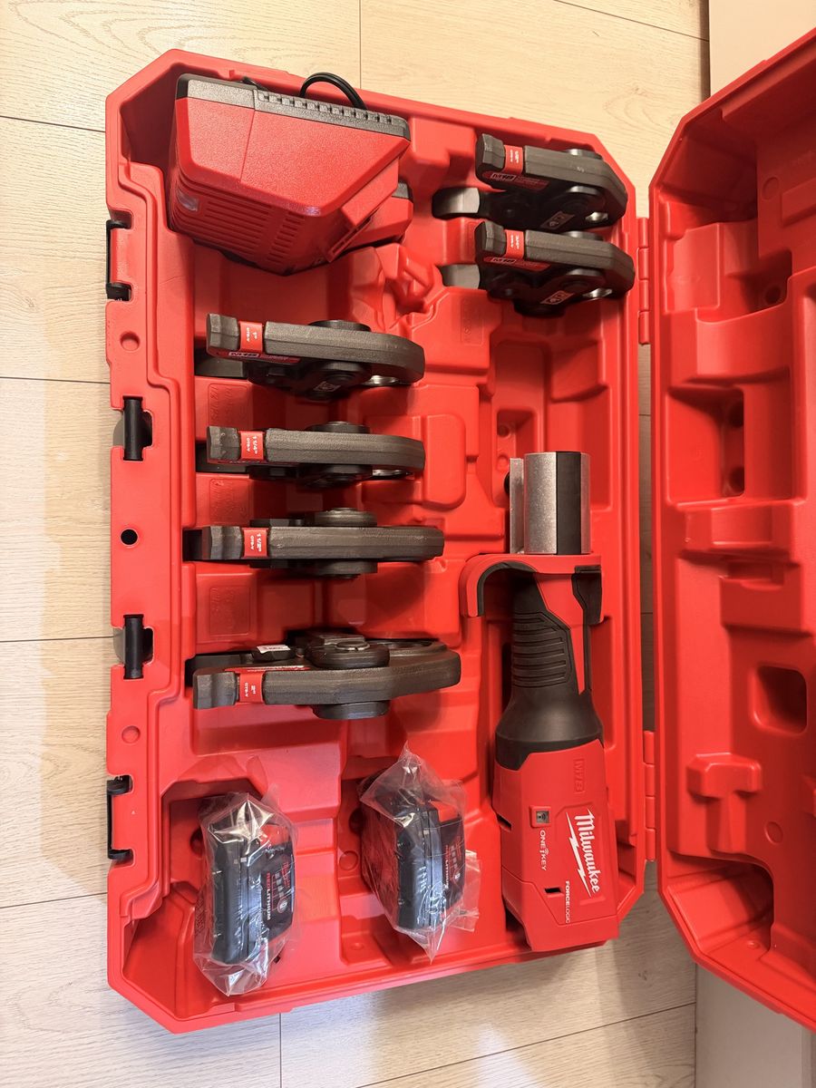 Milwaukee M18 FORCE LOGIC Press Tool Kit.
