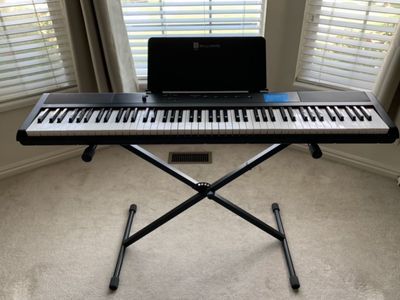 Willuams 88 Touch-Sensitive Piano , Bluetooth