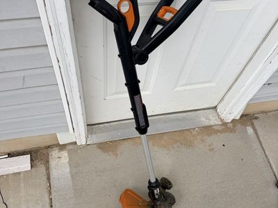 Worx 20 V 12” Lithion Ion trimmer/edger
