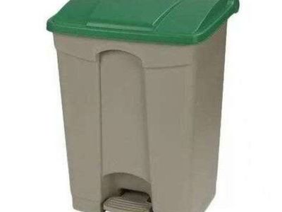 Commercial Step Trash Can 18 Gal –New -4 Available