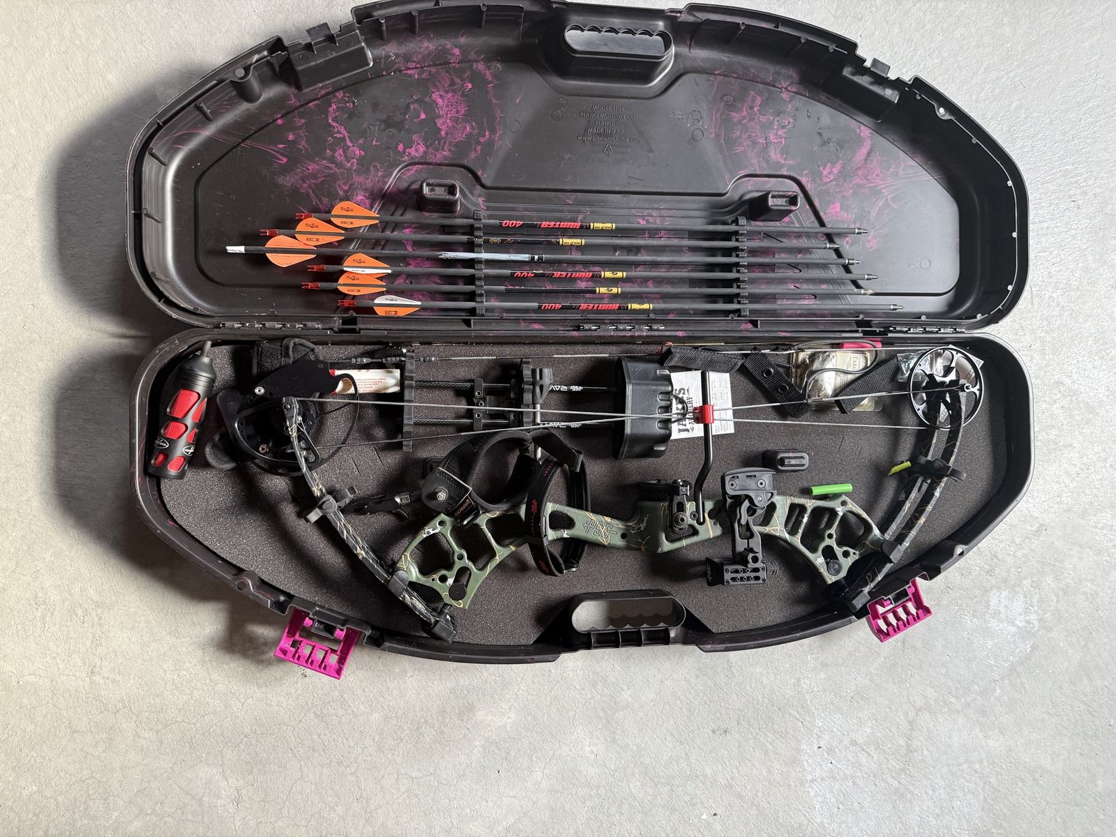 PSE infinity compound bow package