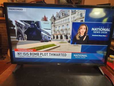32 inch LG Smart TV with original remote. Works great. Excellent picture.