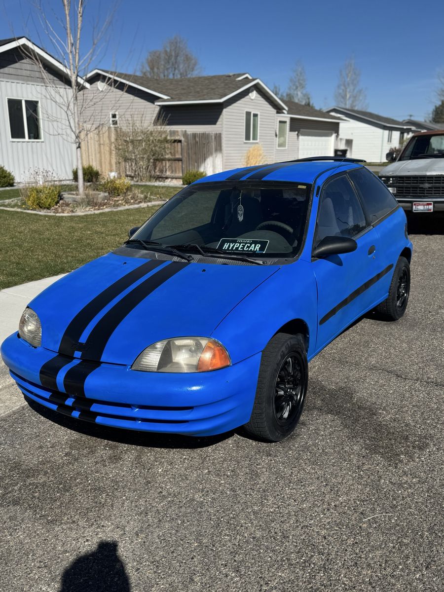 2000 Chevrolet Metro Base