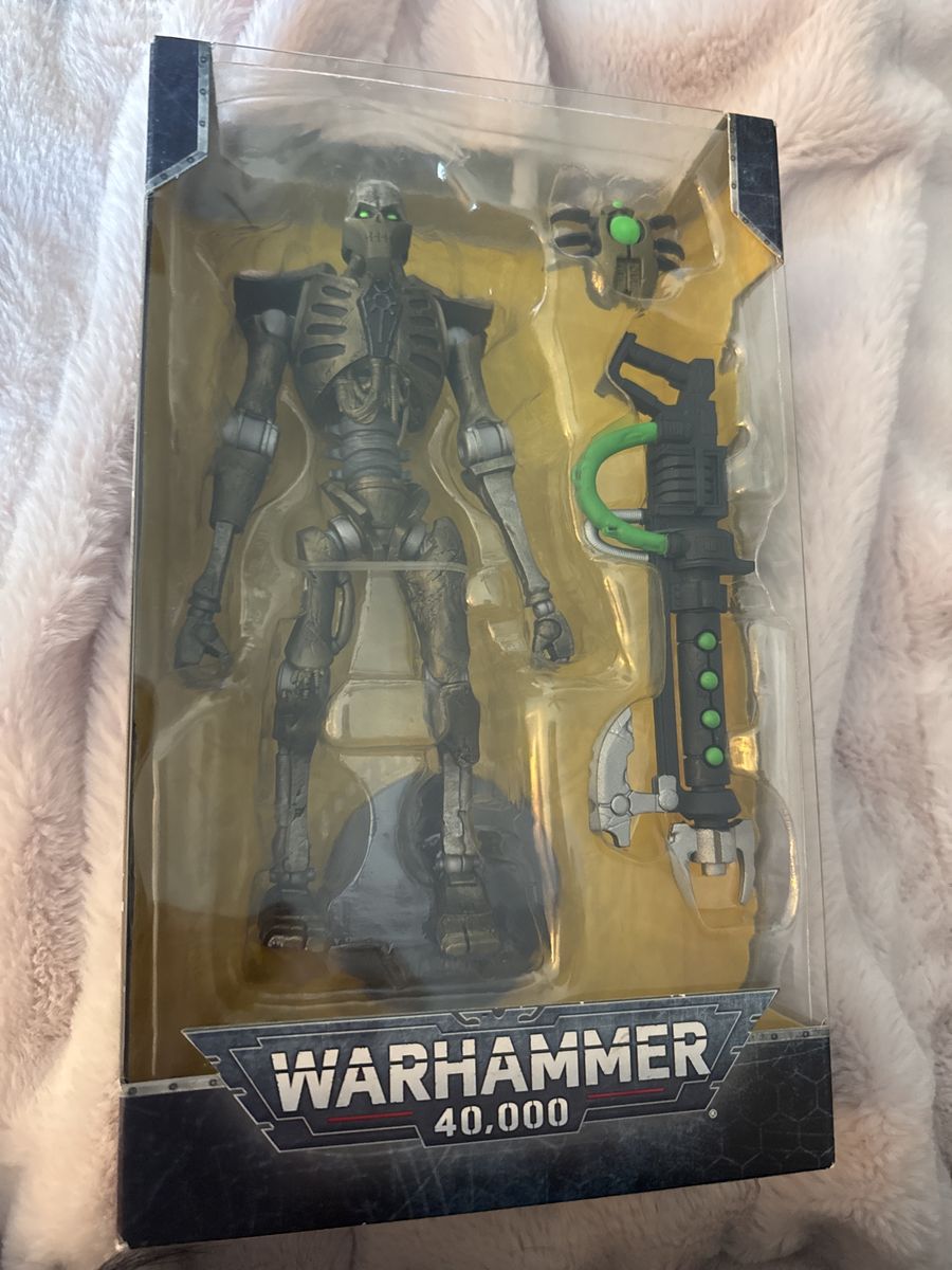 WARHAMMER 40K Necron Warrior- McFarlane Toys