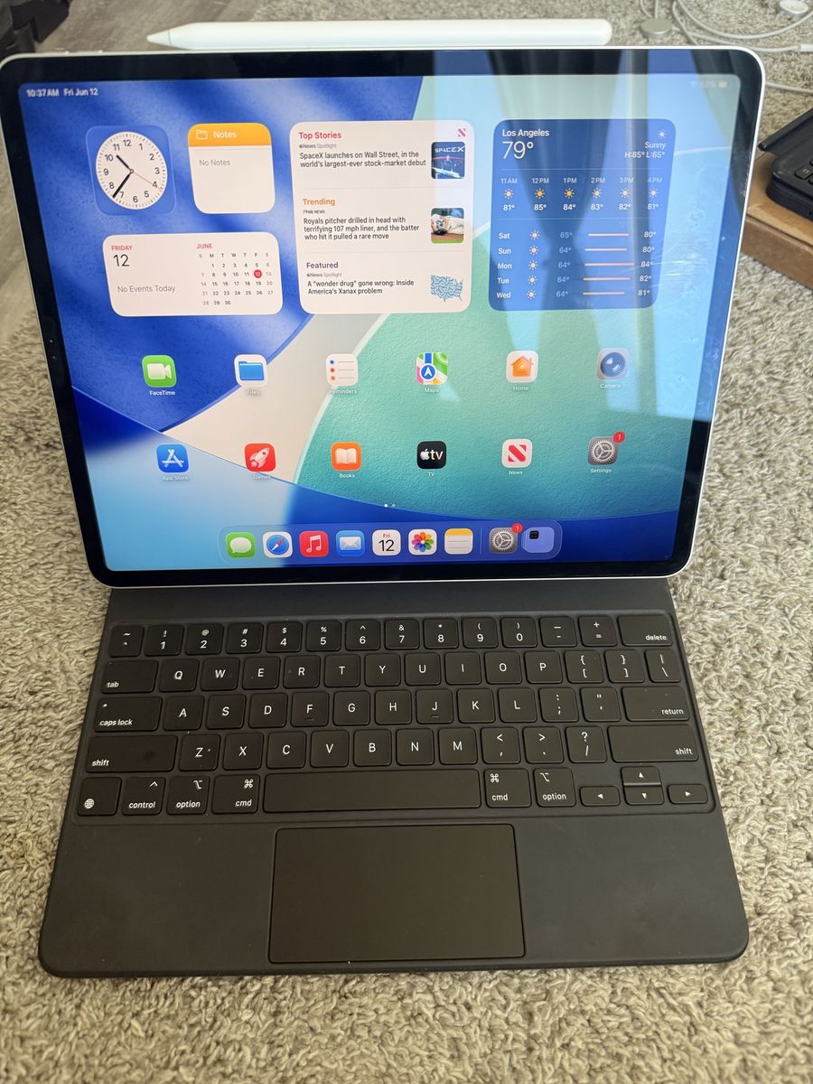 Trade/Sell IPad Pro 12.9 4th Gen 512 GB + keyboard and Pencil