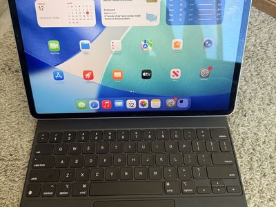 Trade/Sell IPad Pro 12.9 4th Gen 512 GB + keyboard and Pencil
