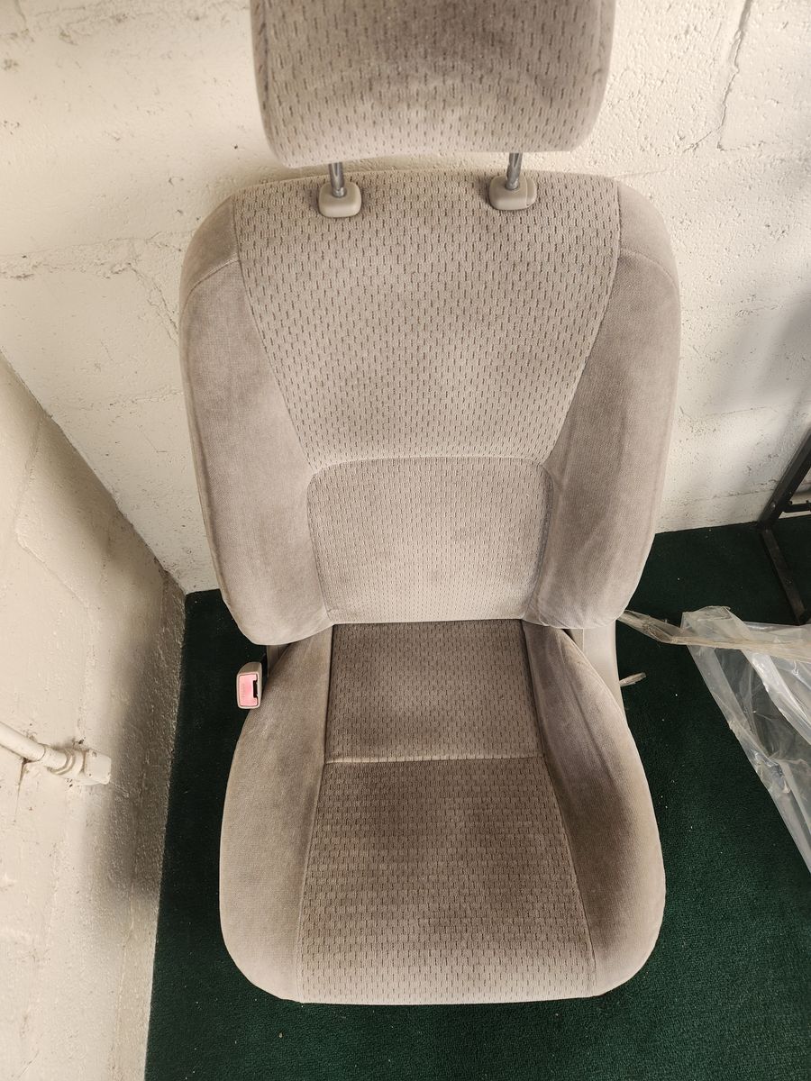 Front seat 2003 Toyota Camry