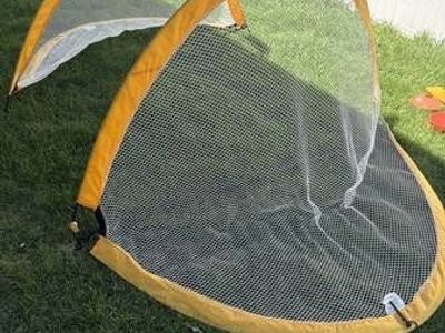 PUGG 6 Footer Soccer Goals and Carry Bag