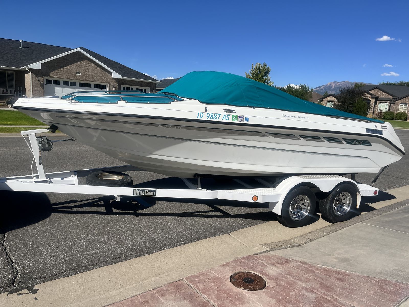 1991 Mariah Boat