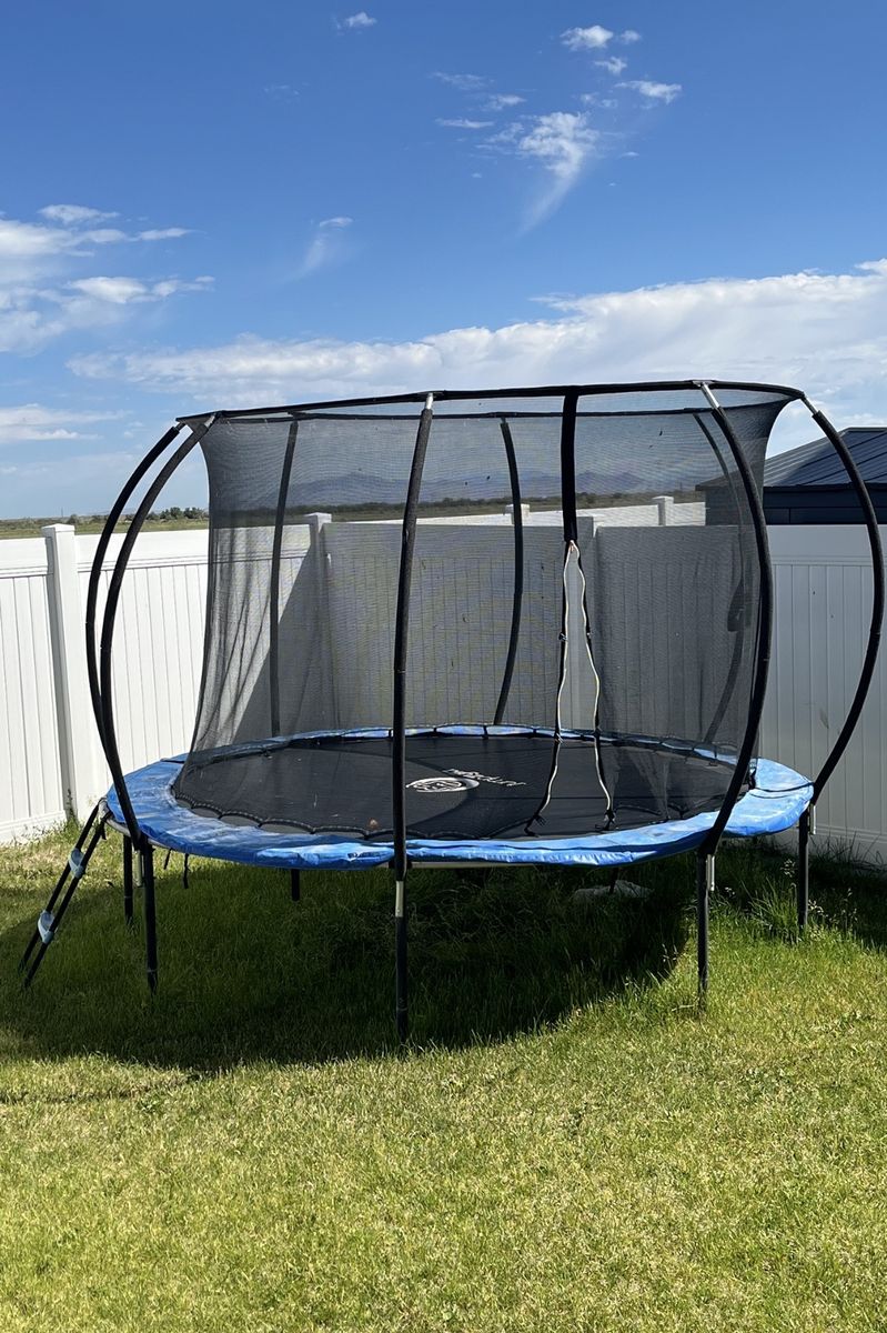 Trampoline 10’