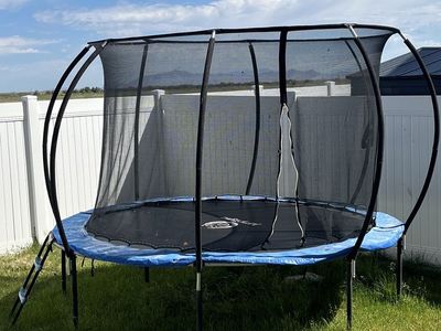 Trampoline 10’