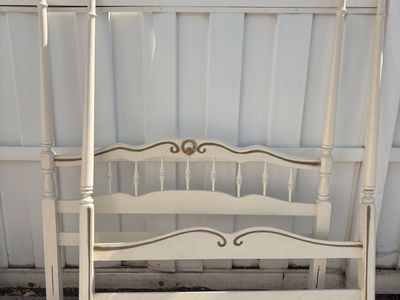 Vintage Frenchie 4 Poster Bed READ DESCRIPTION