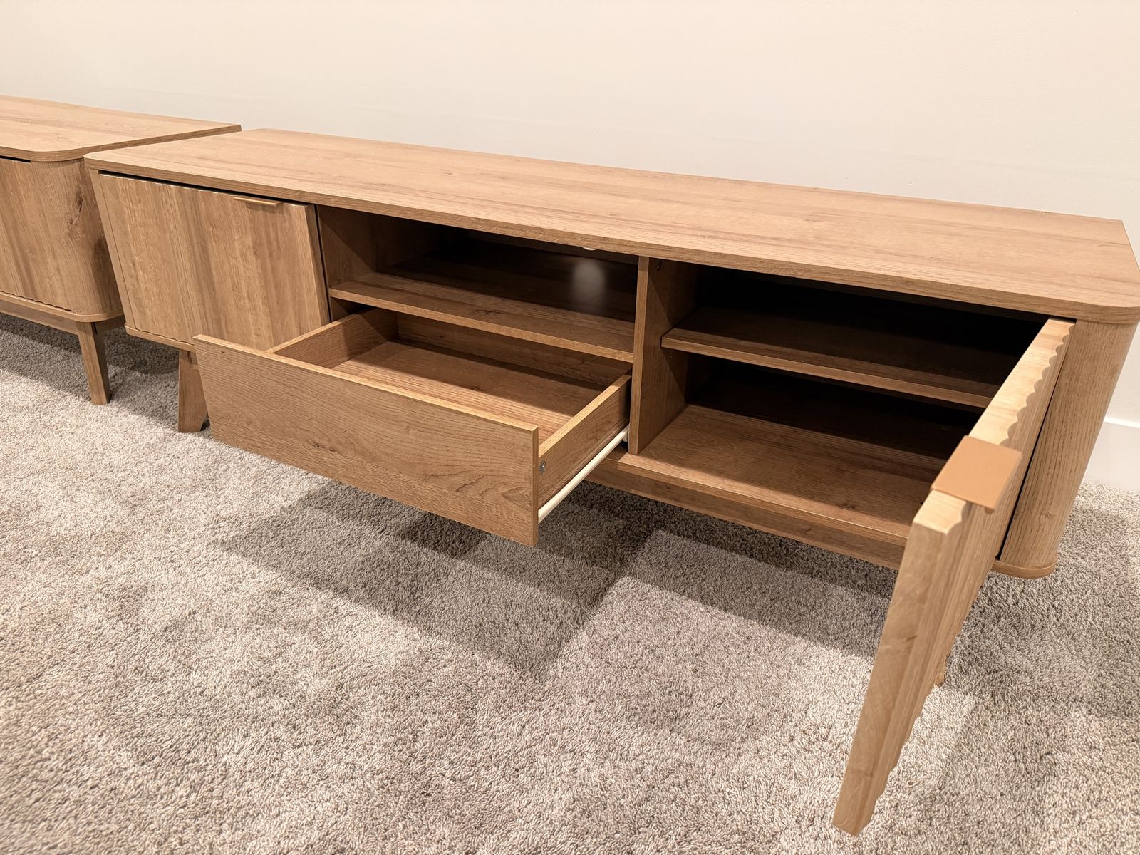 Main image 6