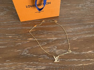 Women’s necklace