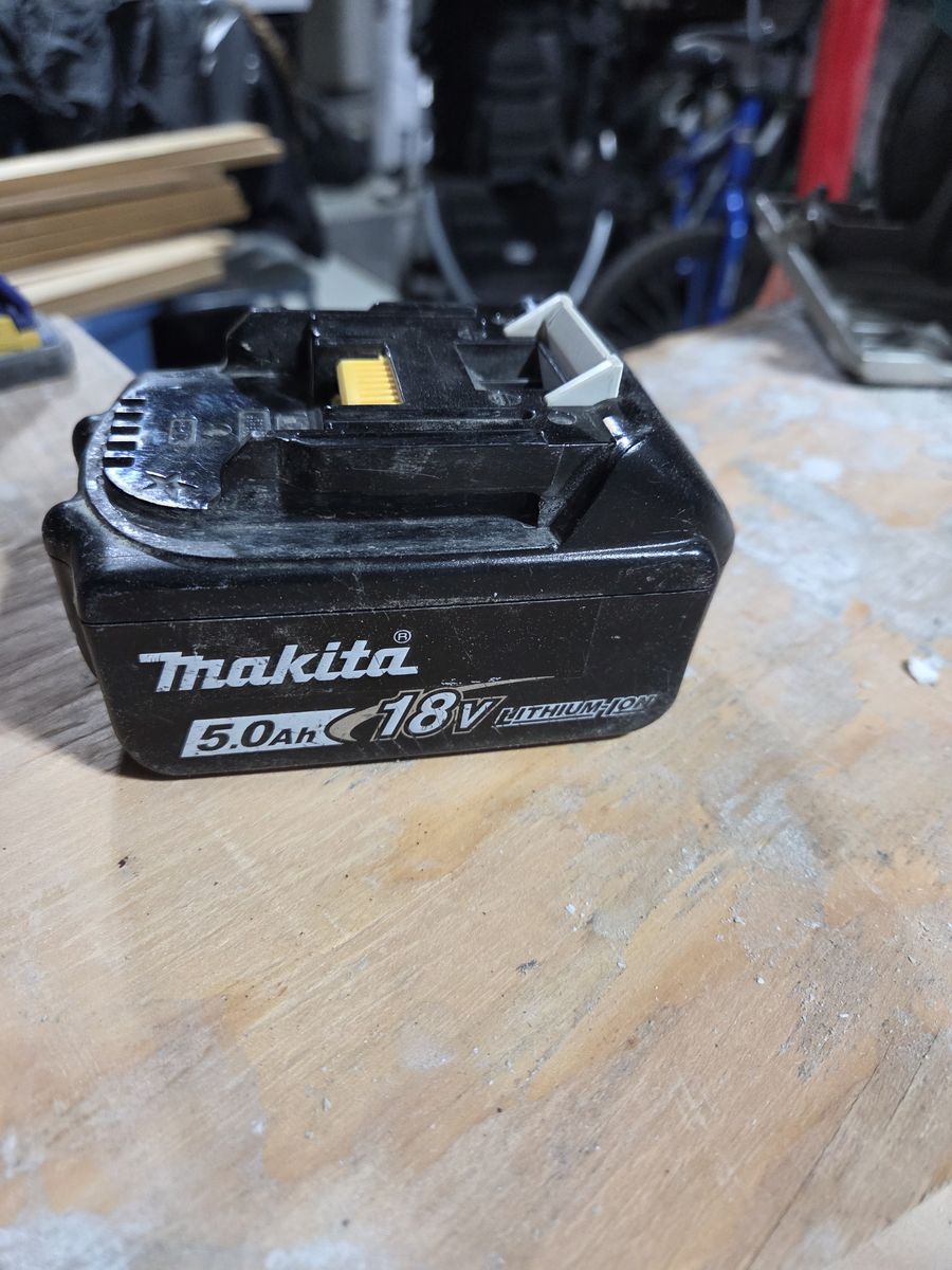 Makita 18v 5AH lithium ion battery