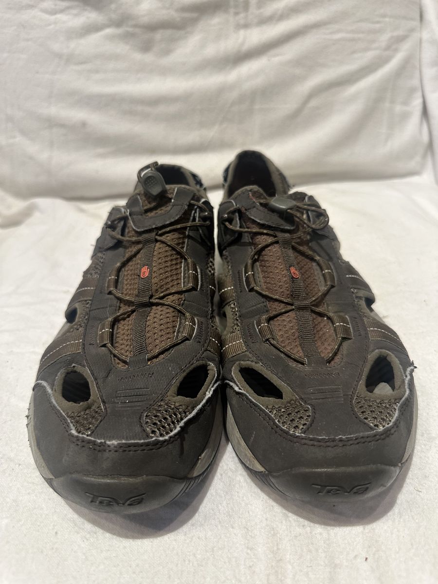 Teva Men’s Size 11 Brown Closed Toe Sandals