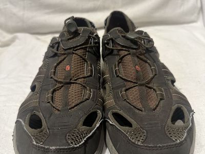 Teva Men’s Size 11 Brown Closed Toe Sandals