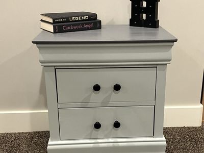 2 Drawer Wood Nightstand / Side Table (Painted Two-Tone Gray)