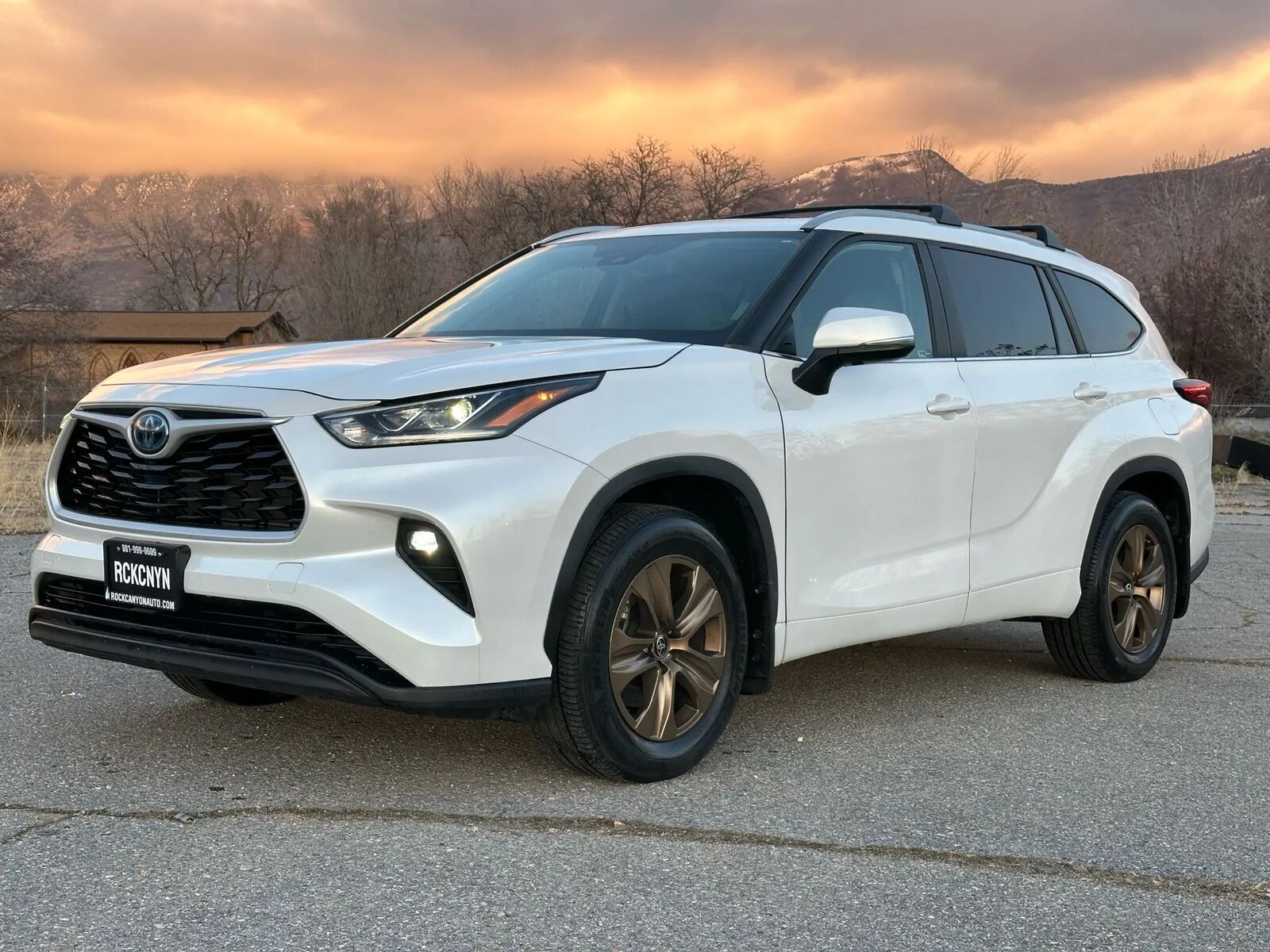 2023 Toyota Highlander Bronze Edition