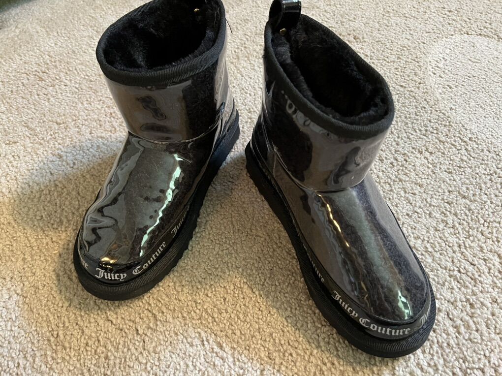 Black Juicy Couture boots size 6