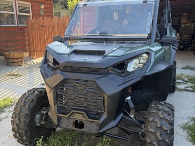 2022 Can Am Commander low miles / hours