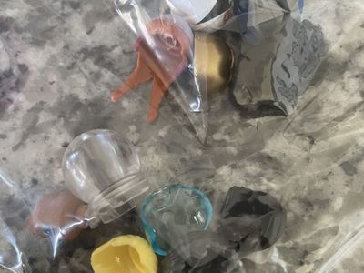 Miscellaneous Lego head pieces (hair, helmets, etc)