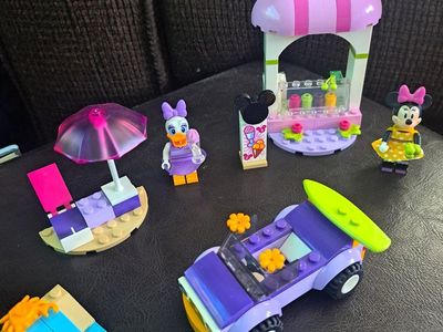 Disney Lego set Minnie's ice cream shop