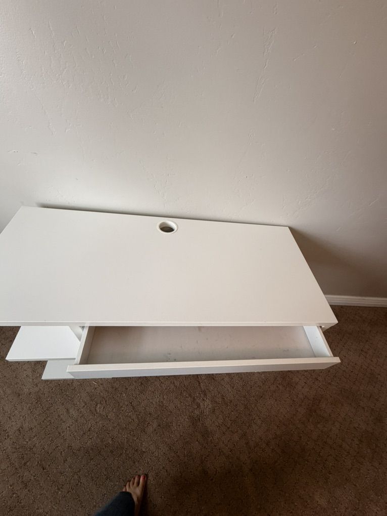 Main image 4