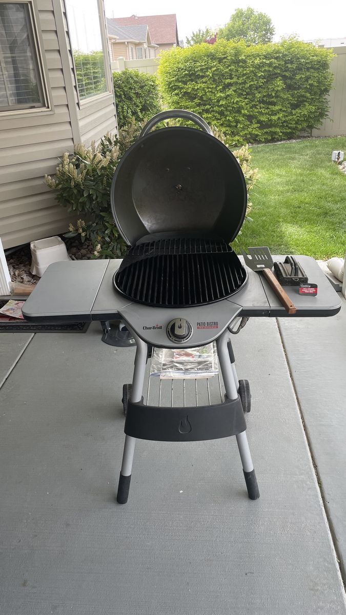 Electric Char-Broil grill