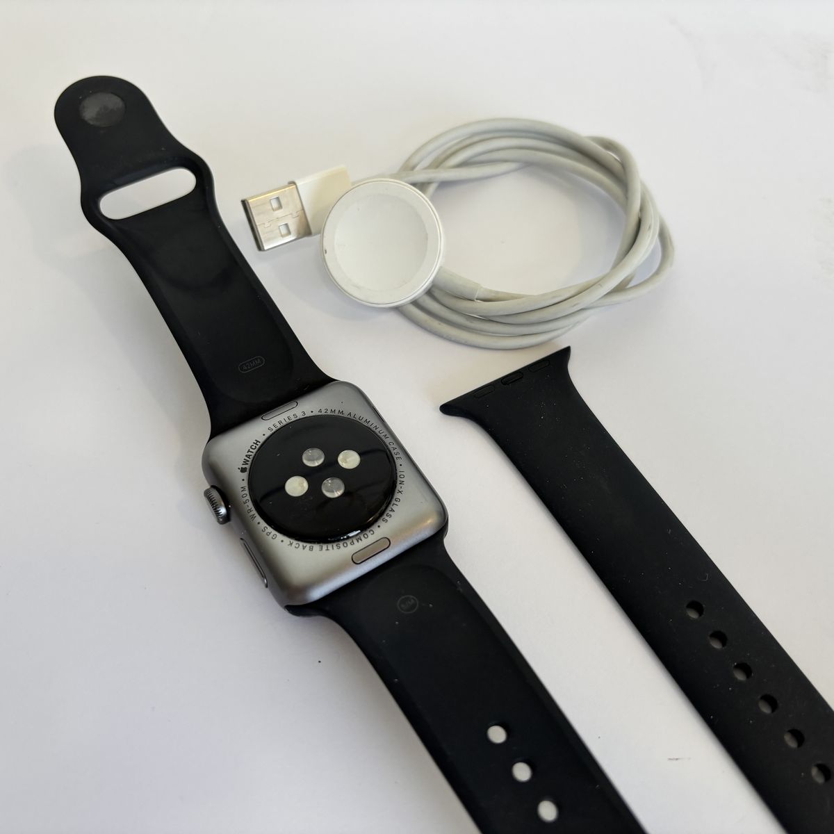 Apple Watch Series 3 42mm GPS – Space Gray w/ Bands & Charger
