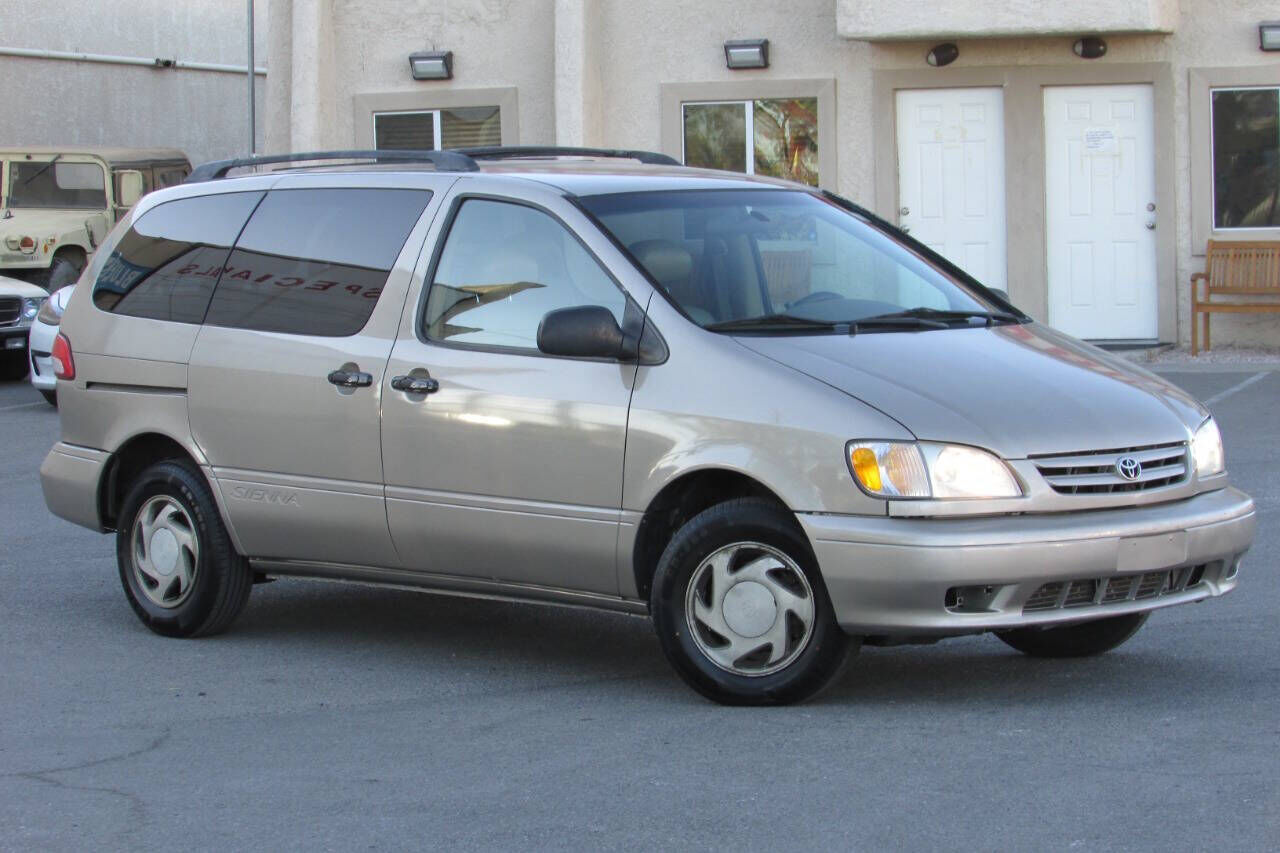 2001 TOYOTA SIENNA LE