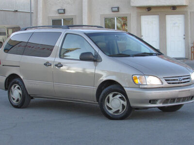 2001 TOYOTA SIENNA LE