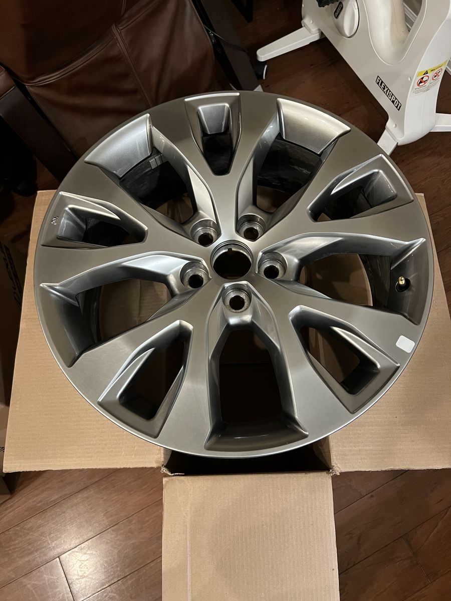 2024 Grand Highlander Toyota Factory 20 inch rims