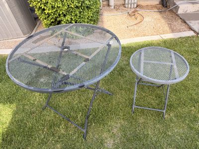FREE Large Round Table & Small Round Table, Metal Mesh