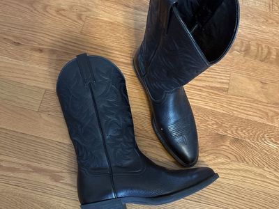 Boots, 9.5D mens. $90. Almost new
